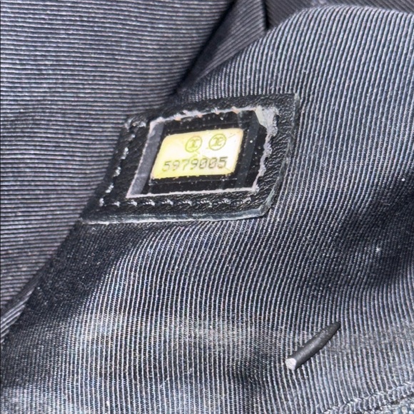 CHANEL Black Lambskin Leather Tote with Luxury Design - Picture 8 of 15